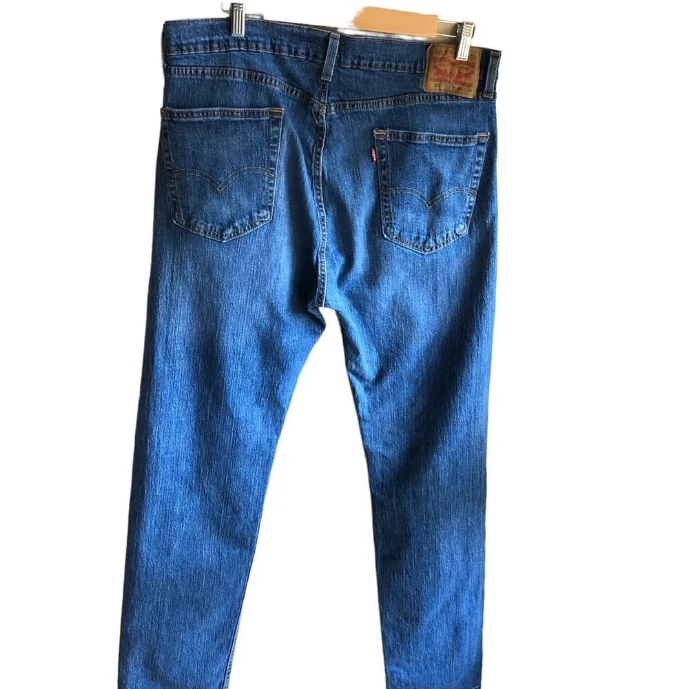 Levi's 505 Straight Leg Jeans. Medium Wash. Extra Tall. Size 36W x 34L